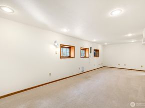3418 Densmore Avenue N, Seattle WA 98103