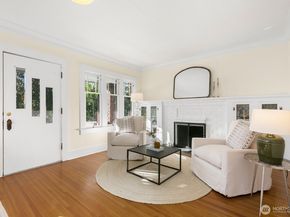 3418 Densmore Avenue N, Seattle WA 98103