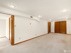 3418 Densmore Avenue N, Seattle WA 98103