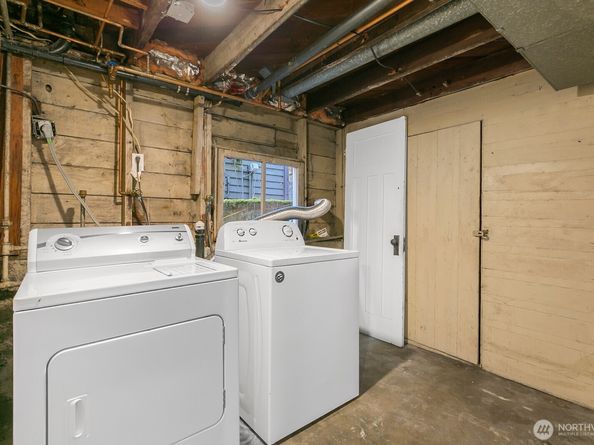 3418 Densmore Avenue N, Seattle WA 98103