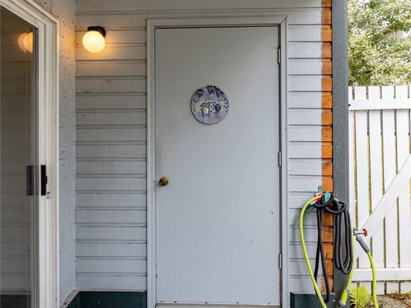 8823 Holly Drive F103, Everett WA 98208