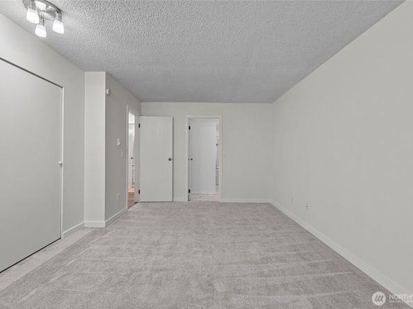 8823 Holly Drive F103, Everett WA 98208