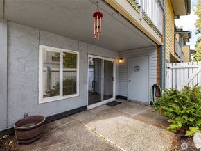 8823 Holly Drive F103, Everett WA 98208