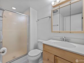 8823 Holly Drive F103, Everett WA 98208