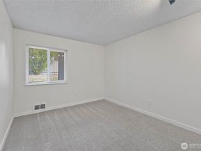 8823 Holly Drive F103, Everett WA 98208