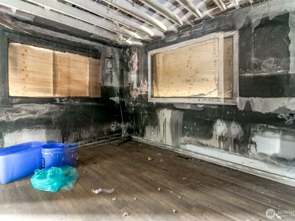 Undisclosed Address #2439550, Auburn WA 98001