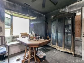 Undisclosed Address #2439550, Auburn WA 98001