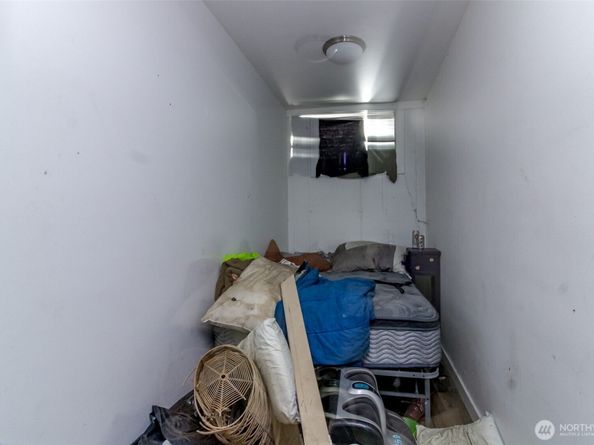 Undisclosed Address #2439550, Auburn WA 98001