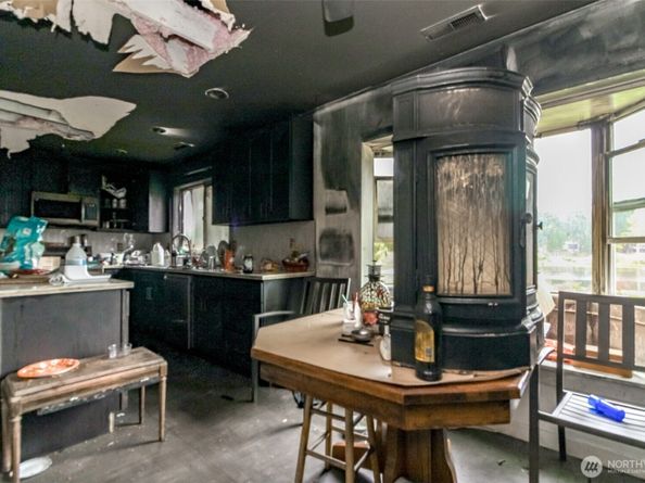 Undisclosed Address #2439550, Auburn WA 98001