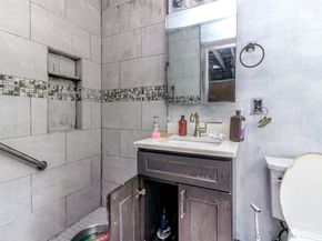 Undisclosed Address #2439550, Auburn WA 98001