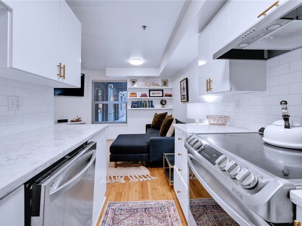 425 VINE Street 312, Seattle WA 98121