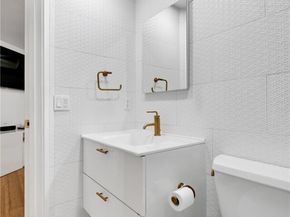 425 VINE Street 312, Seattle WA 98121
