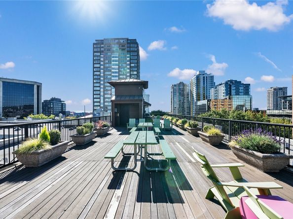 425 VINE Street 312, Seattle WA 98121
