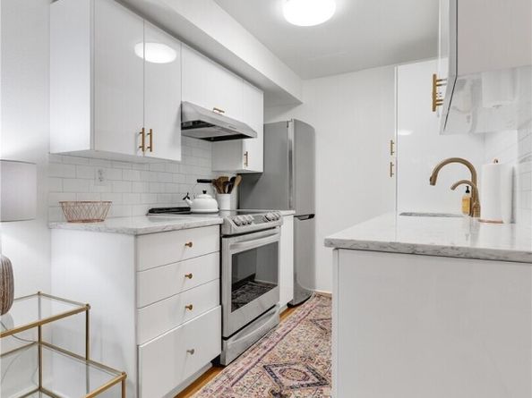425 VINE Street 312, Seattle WA 98121