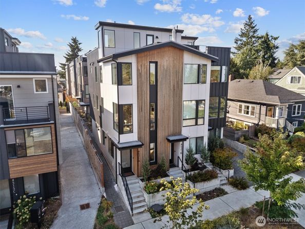 4521 Sunnyside Avenue N A, Seattle WA 98103