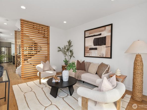 4521 Sunnyside Avenue N A, Seattle WA 98103