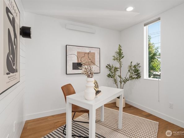 4521 Sunnyside Avenue N A, Seattle WA 98103