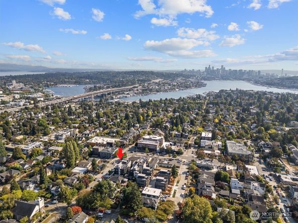 4521 Sunnyside Avenue N A, Seattle WA 98103