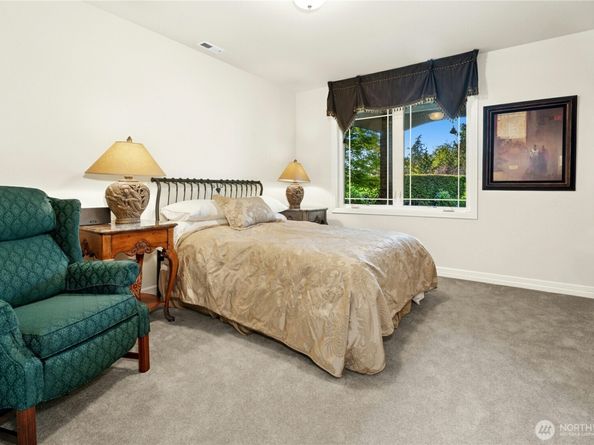 6105 155th Avenue SE, Bellevue WA 98006