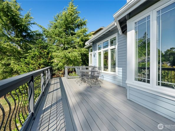 6105 155th Avenue SE, Bellevue WA 98006