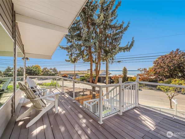 4878 Beach Drive SW, Seattle WA 98116
