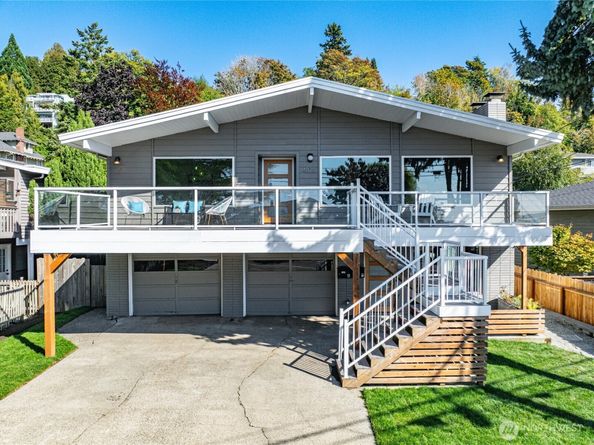 4878 Beach Drive SW, Seattle WA 98116