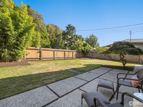 4878 Beach Drive SW, Seattle WA 98116