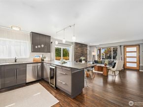 4878 Beach Drive SW, Seattle WA 98116