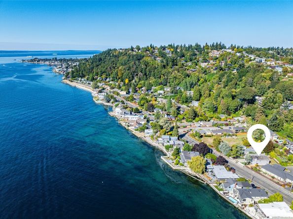 4878 Beach Drive SW, Seattle WA 98116