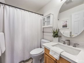 1723 13th Avenue S 404, Seattle WA 98144