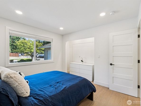 14803 113th Avenue NE, Kirkland WA 98034