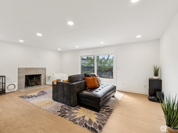 14803 113th Avenue NE, Kirkland WA 98034