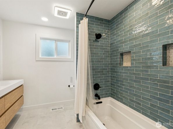 14803 113th Avenue NE, Kirkland WA 98034