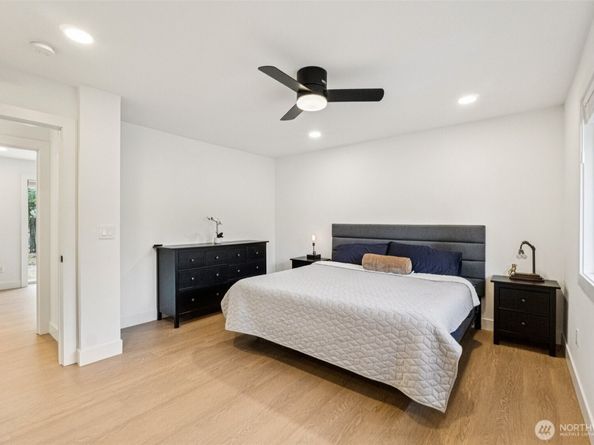 14803 113th Avenue NE, Kirkland WA 98034