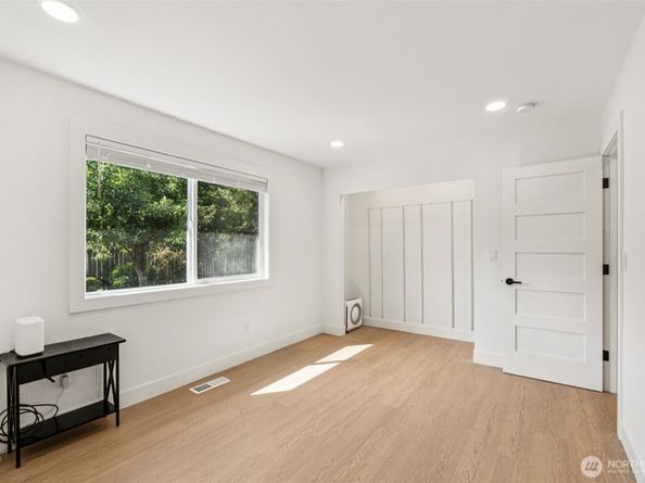 14803 113th Avenue NE, Kirkland WA 98034