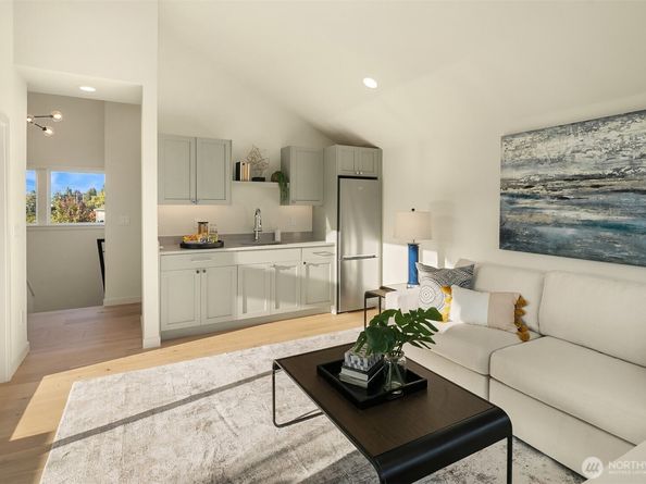 3010 32nd Avenue W, Seattle WA 98199