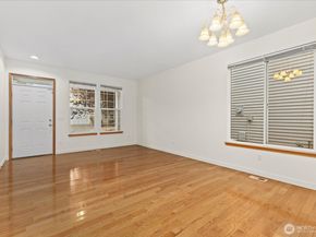 4925 NE 4th Place, Renton WA 98059