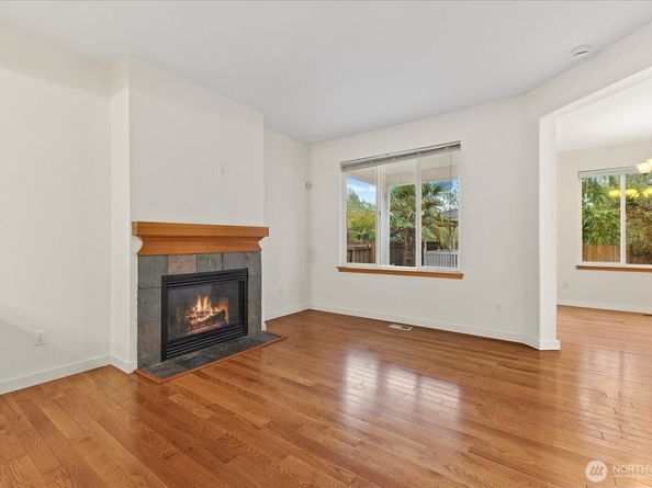 4925 NE 4th Place, Renton WA 98059