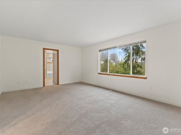 4925 NE 4th Place, Renton WA 98059