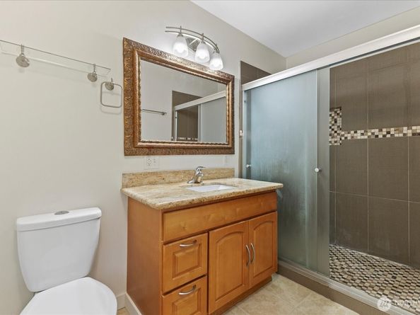 4925 NE 4th Place, Renton WA 98059