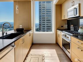 1321 Seneca Street 2103, Seattle WA 98101