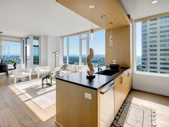 1321 Seneca Street 2103, Seattle WA 98101