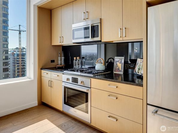 1321 Seneca Street 2103, Seattle WA 98101