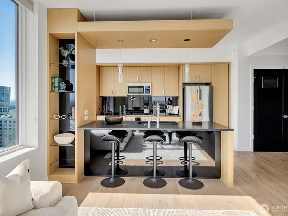 1321 Seneca Street 2103, Seattle WA 98101