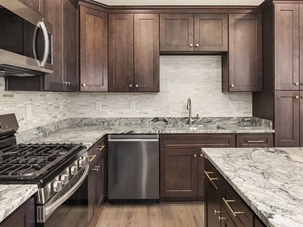 2117 SW 103rd Place, Seattle WA 98146