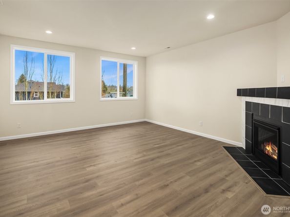 2117 SW 103rd Place, Seattle WA 98146