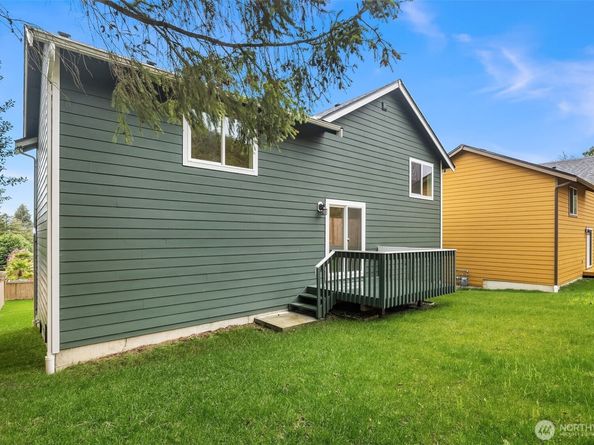 2117 SW 103rd Place, Seattle WA 98146