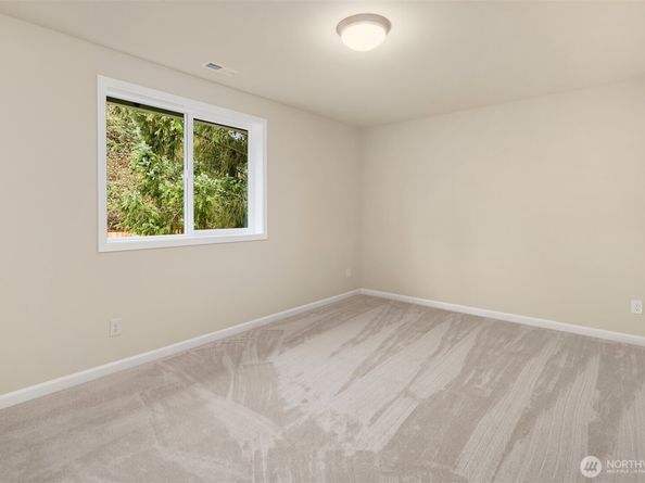 2117 SW 103rd Place, Seattle WA 98146