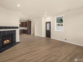 2117 SW 103rd Place, Seattle WA 98146