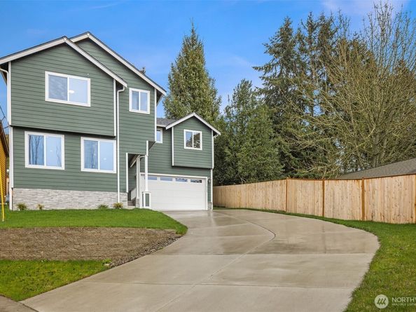 2117 SW 103rd Place, Seattle WA 98146